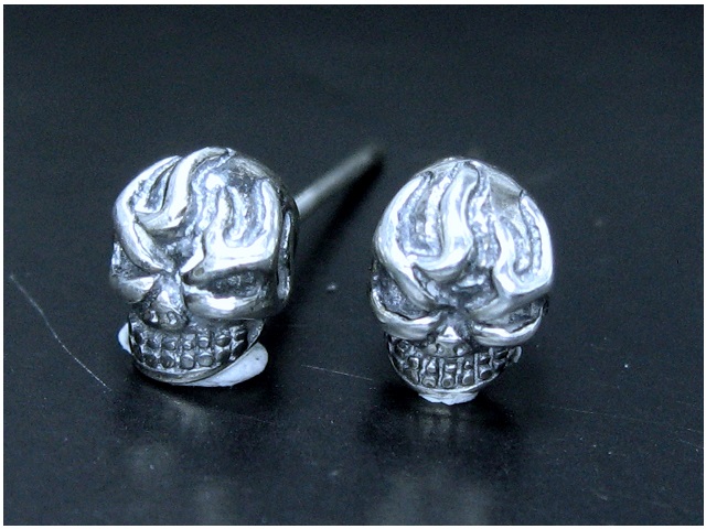 日本925純銀火紋骷髏骨頭耳環